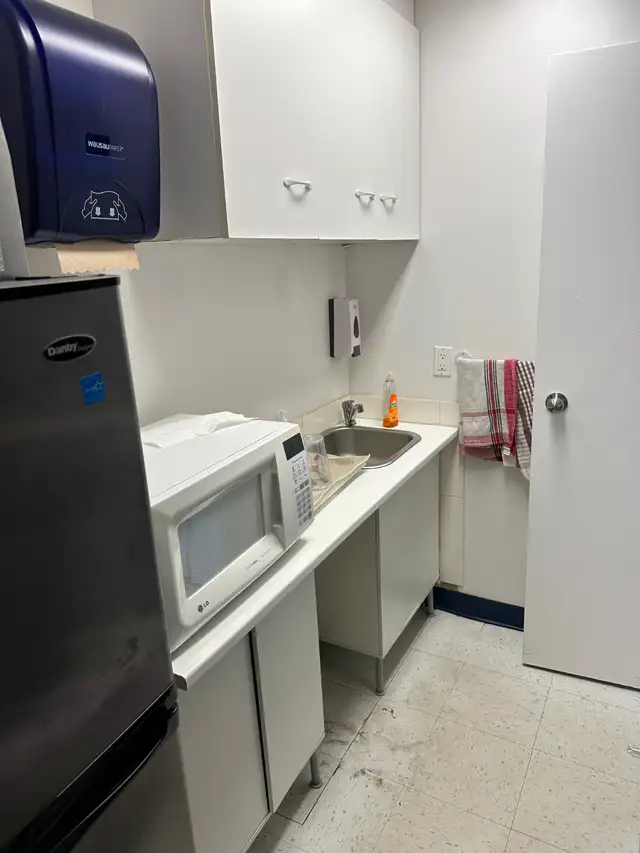 LOCAL COMMERCIAL/INDUSTRIEL/ENTREPÔT à louer - Photo 6