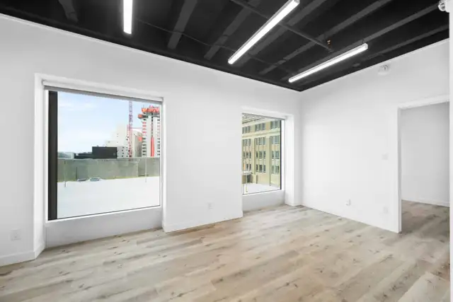 LUXURY 1 Bedroom Apartment! Move In Ready! - Photo 9