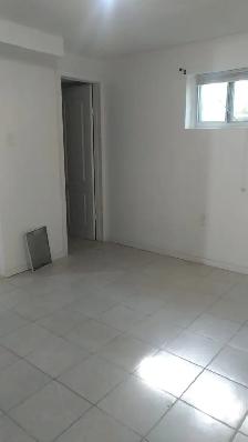 Available 1 bedroom basement apartment with car park for rent - Photo 7