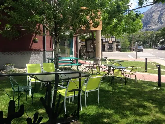 Summer job in Waterton! - Photo 7