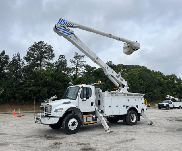 2015 Freightliner M2-106 Altec AN55E-0C Bucket Truck - Photo 2