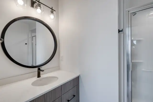 LUXURY 4 Bedroom Townhouse! Available June 1st! - Photo 7