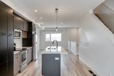 LUXURY 4 Bedroom Townhouse! Available June 1st! - Photo 8