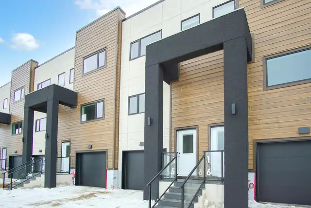 LUXURY 4 Bedroom Townhouse! Available June 1st! - Photo 10