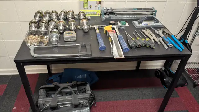 Garage sale! Lots of items, see pictures. Must go this week!