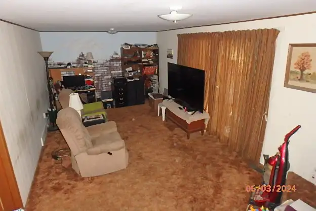 Share this house with a retired professional - Photo 7