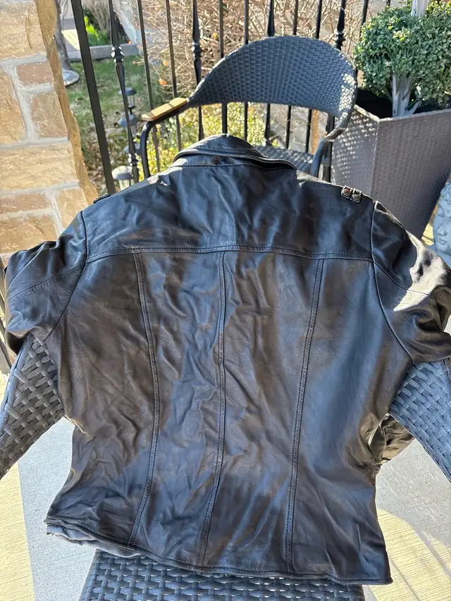 Danier REAL leather jacket - Women’s size medium - Photo 2