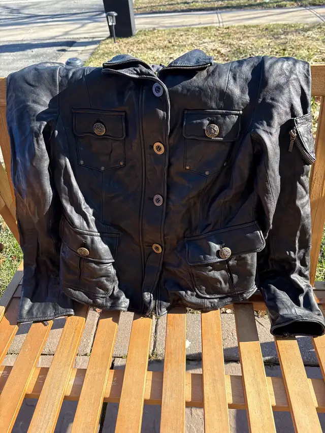 Danier REAL leather jacket - Women’s size medium - Photo 3
