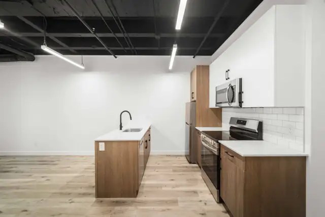 Modern 1 Bedroom Apartment! Available May 1st! - Photo 7