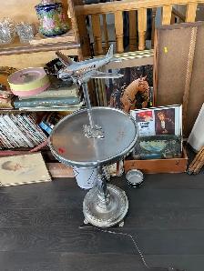 Indoor Garage sale - Photo 4