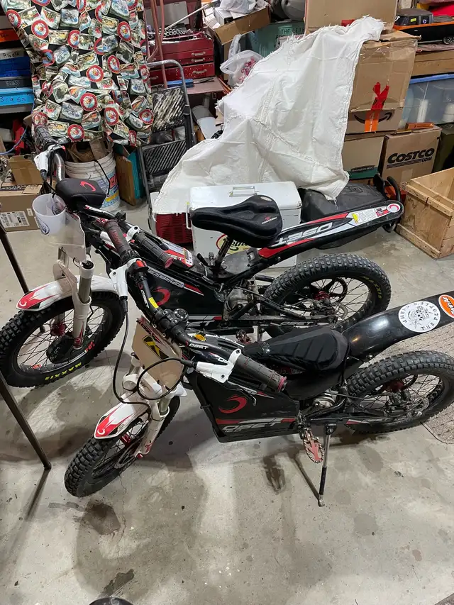 Indoor Garage sale - Photo 8