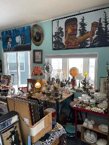 Indoor Garage sale - Photo 10