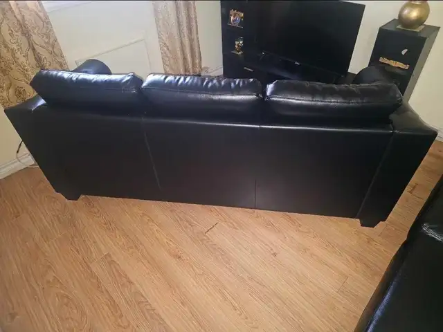Black Leather Sofas - Like New - Photo 5