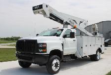 2020 International CV515 Versalift VST-52I Bucket Truck - Photo 2
