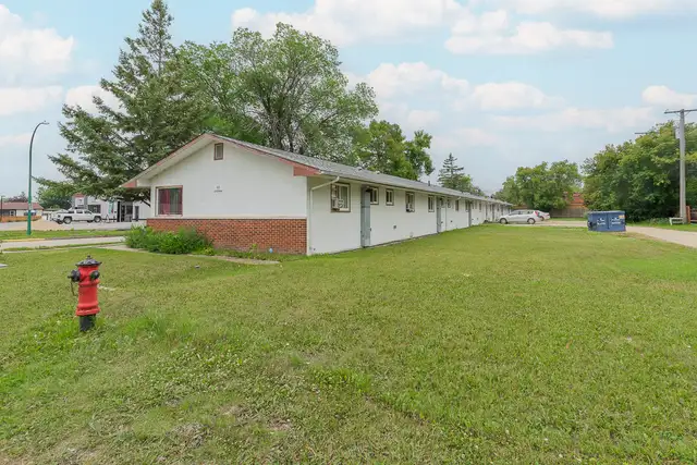 Renovated 1 Bedroom Apartment In Selkirk! Available May 1st! - Photo 8