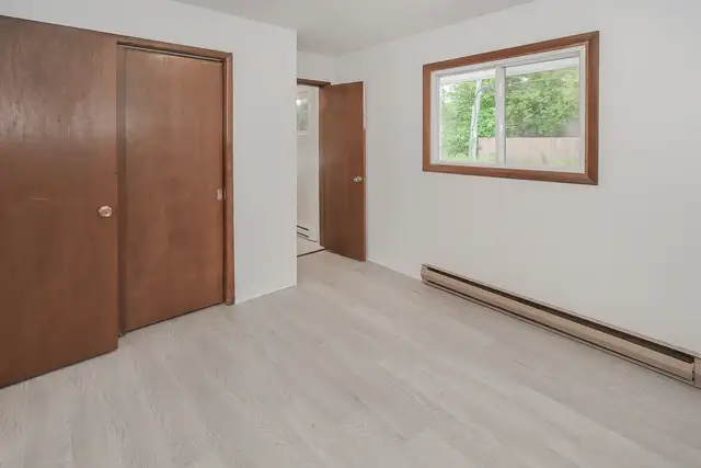 Renovated 1 Bedroom Apartment In Selkirk! Available May 1st! - Photo 9