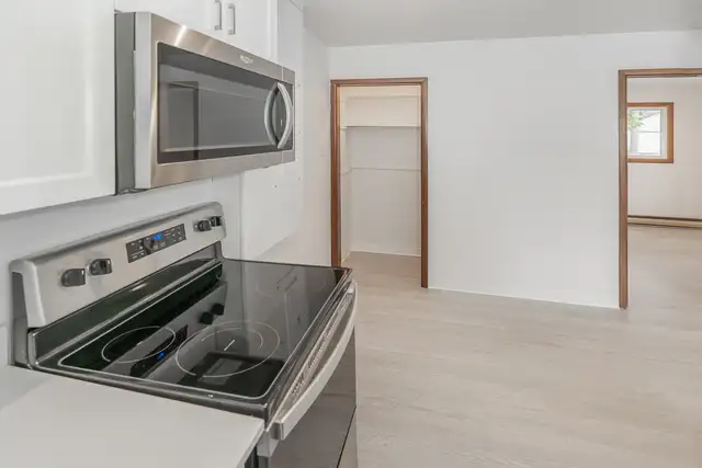 Renovated 1 Bedroom Apartment In Selkirk! Available May 1st! - Photo 10