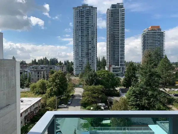 Central Surrey - One Bedroom Microsuite