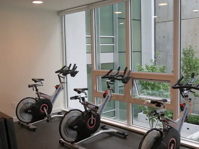 Central Surrey - One Bedroom Microsuite - Photo 9