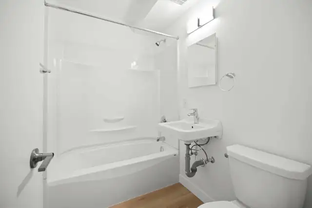 Newly Renovated Studio! Available June 1st! - Photo 5