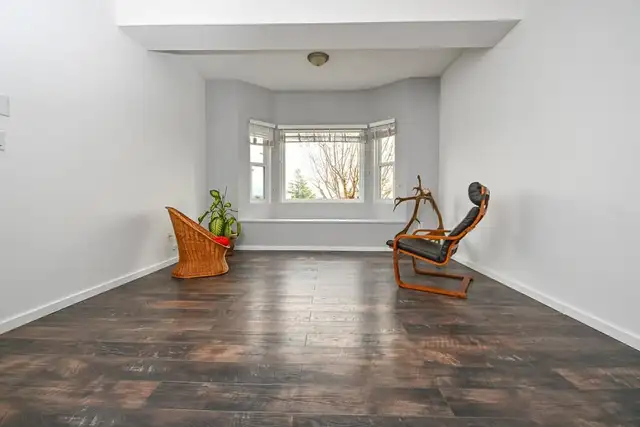 2 Bedroom 1 bathroom - Port Coquitlam - Photo 3