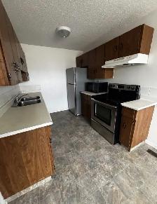 3 bedroom uppers/lower 4plex unit in Glendale