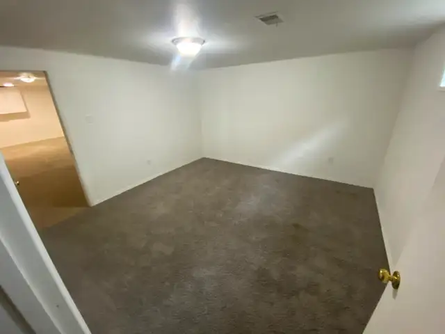 Spacious 2 Bedroom Suite! Available June 1st! - Photo 6