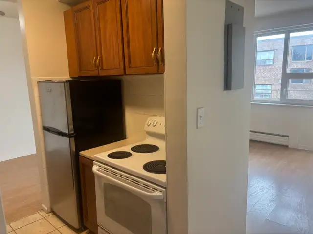 2 Bed Apartment for Rent in Richmond Hill - Photo 3