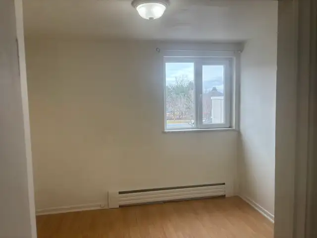 2 Bed Apartment for Rent in Richmond Hill - Photo 4
