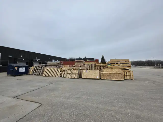 Free Pallets, Crates, Lumber - READ THE AD - Photo 2