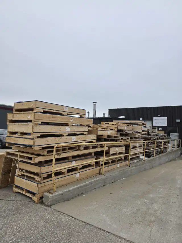 Free Pallets, Crates, Lumber - READ THE AD - Photo 3