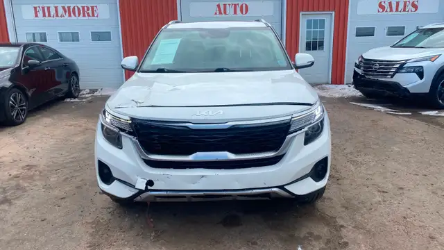 2022 Kia Seltos AWD - Photo 2