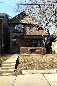 Bright private room/Bath on 1st Floor church/Wellesley area