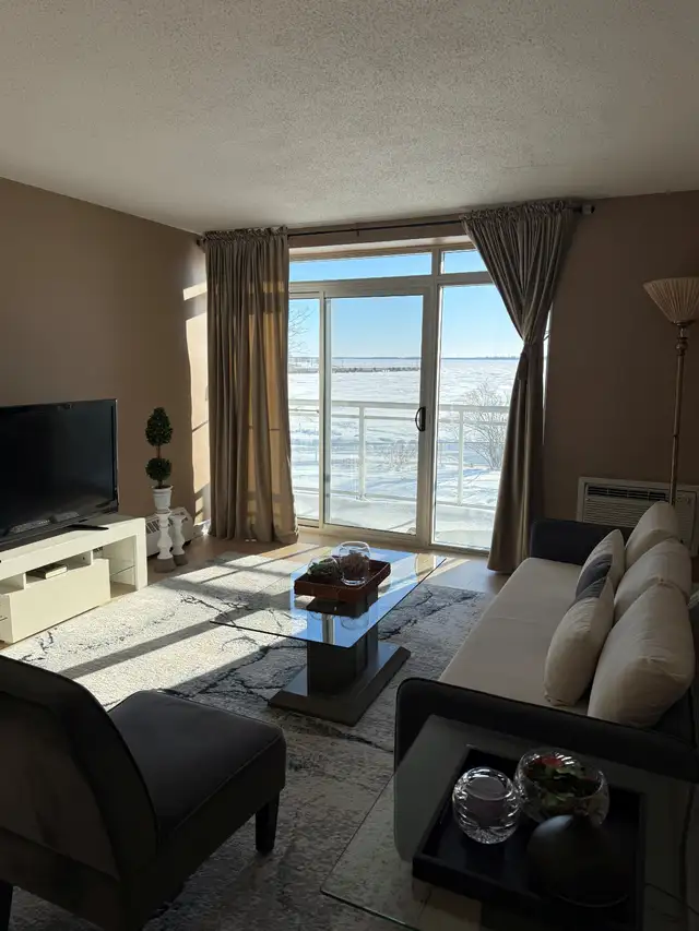 2 Bedroom Waterfront Condo-Kingston! - Photo 2