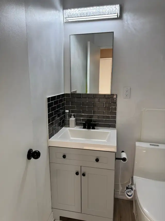 2 Bedroom Waterfront Condo-Kingston! - Photo 9