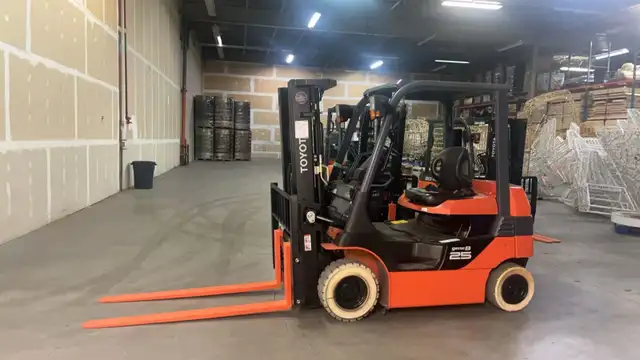 Toyota 5500lbs electric forklift reach 14.1 feet