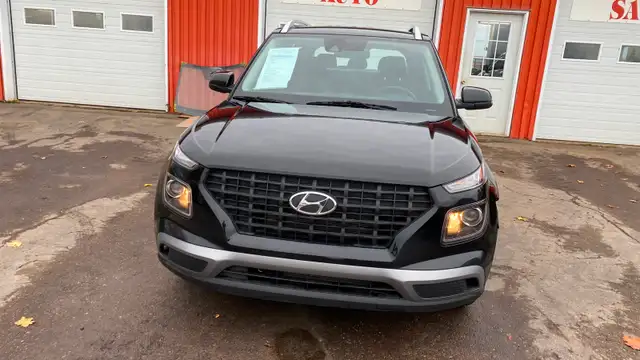 2022 Hyundai Venu - Photo 2