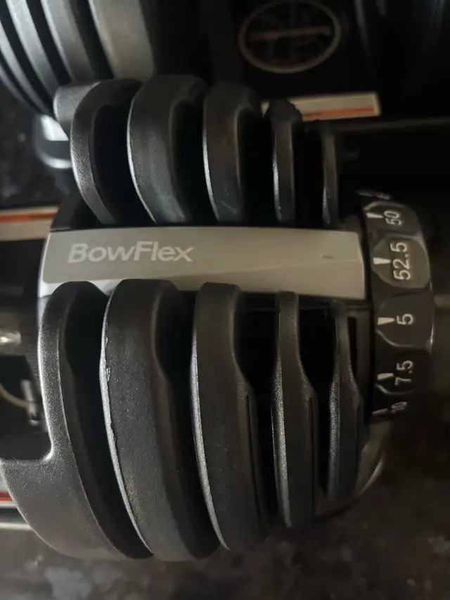 Brand New set of  Bow Flex  552 adjustable dumbbells - Photo 3
