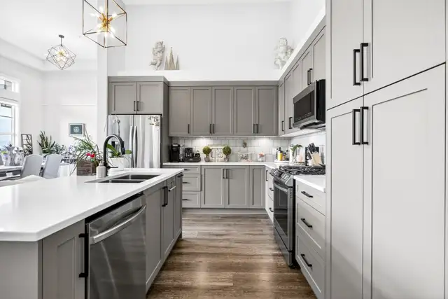 Stunning 1,500  Sq. Ft. Executive Condo Town Centre Maple Ridge - Photo 6