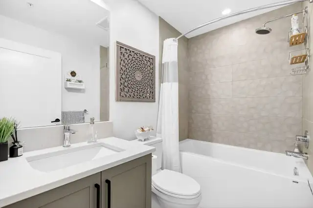 Stunning 1,500  Sq. Ft. Executive Condo Town Centre Maple Ridge - Photo 16