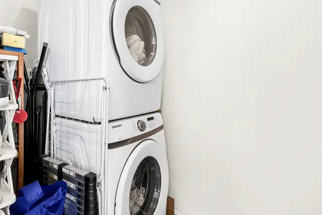 Stunning 1,500  Sq. Ft. Executive Condo Town Centre Maple Ridge - Photo 17