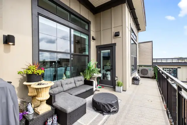 Stunning 1,500  Sq. Ft. Executive Condo Town Centre Maple Ridge - Photo 18