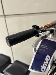 Medical Knee Walker (BRAND NEW) - Photo 7