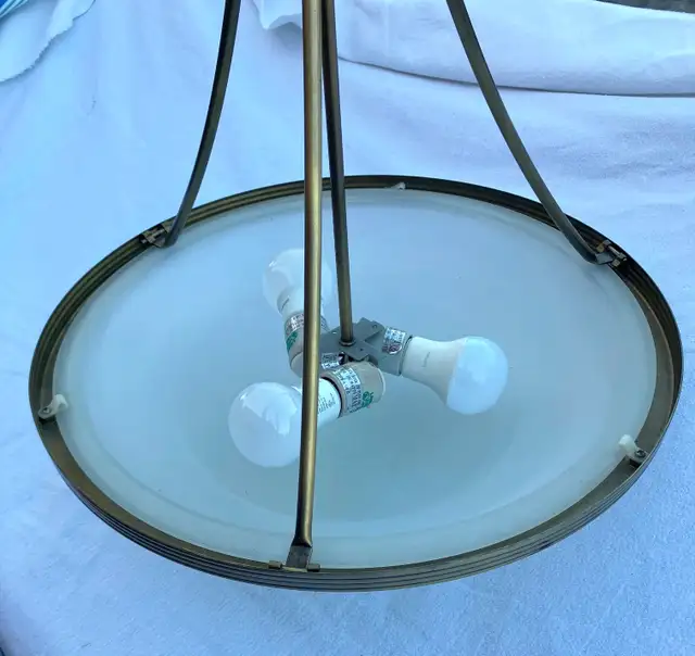 FROSTED ALABASTER LOOK CEILING LAMP! - Photo 3