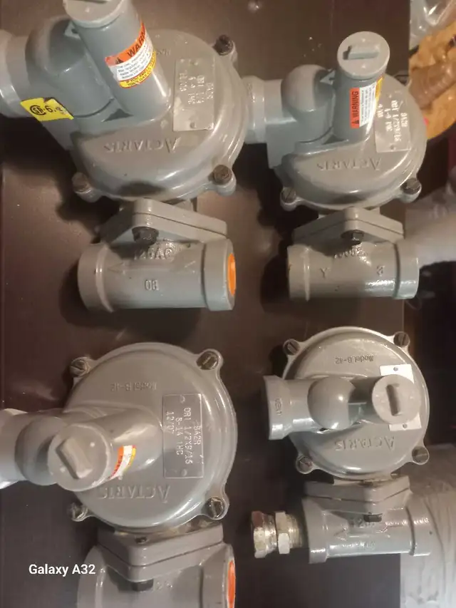Actaris B-42 natural gas pressure regulatorx4