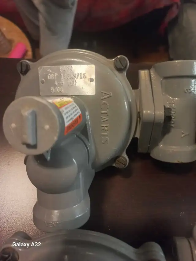 Actaris B-42 natural gas pressure regulatorx4 - Photo 2