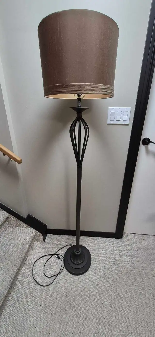 Floor lamp