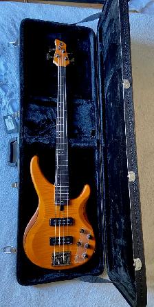 Basse électrique Yamaha TRBX604 FM et caisse rigide - Photo 5