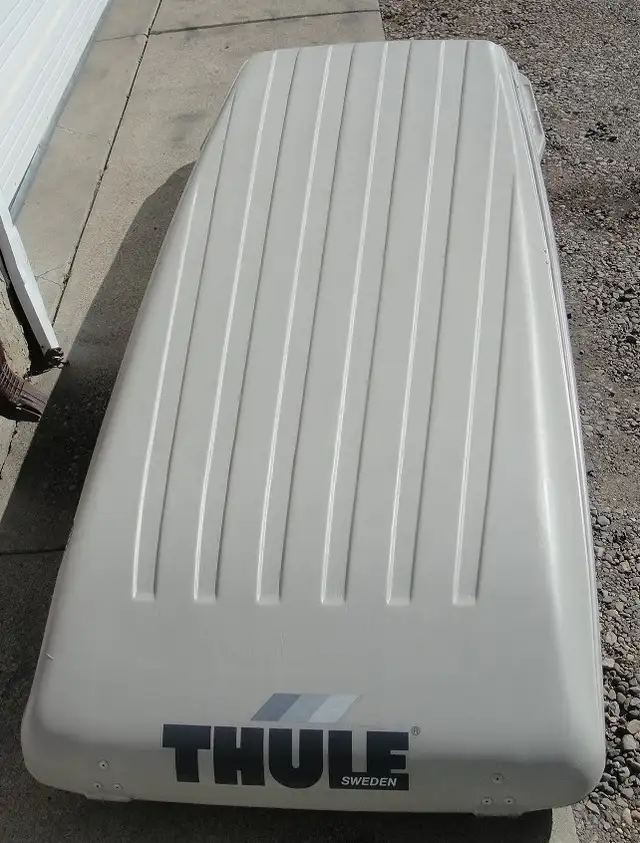 THULE 600 ROOF TOP CARGO CARRIER / SKI BOX - Photo 2