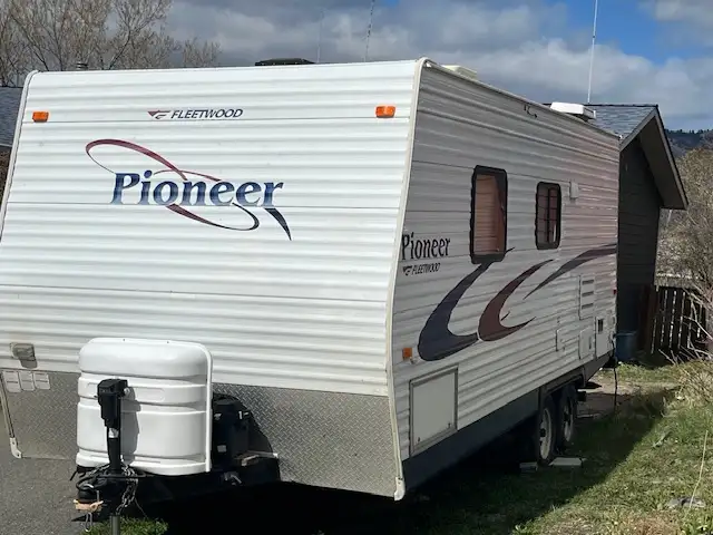 Fleetwood Pioneer Travel Trailer - Photo 2